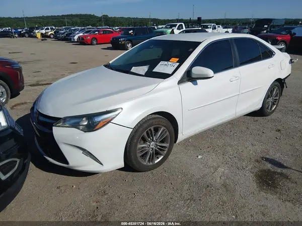 4T1BF1FK5HU283789 2017 TOYOTA CAMRY - Image 2