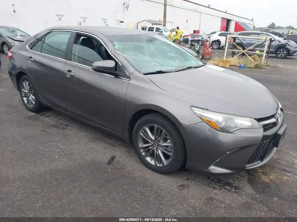 4T1BF1FK5HU284960 2017 TOYOTA CAMRY - Image 1