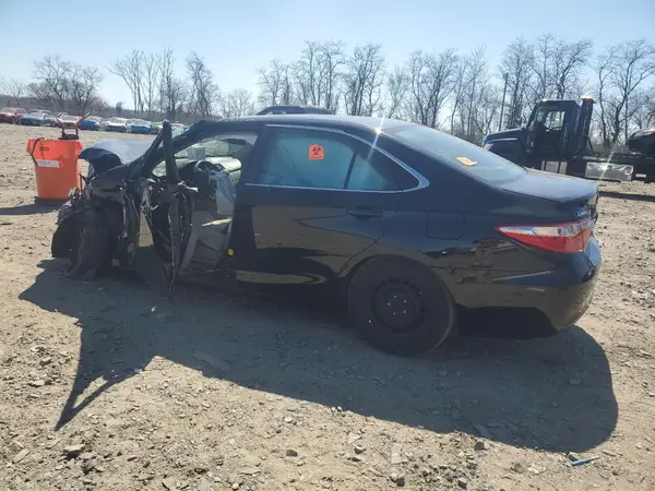 4T1BF1FK5HU285025 2017 TOYOTA CAMRY - Image 2