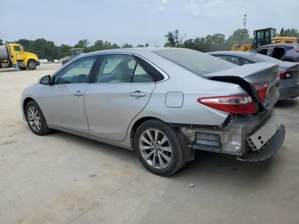 4T1BF1FK5HU293111 2017 TOYOTA CAMRY - Image 2