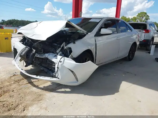 4T1BF1FK5HU293304 2017 TOYOTA CAMRY - Image 2