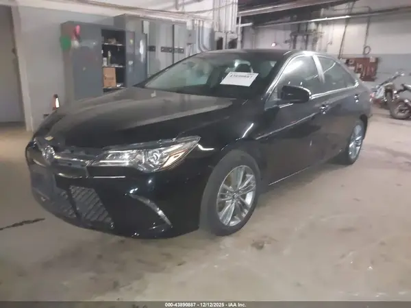 4T1BF1FK5HU293951 2017 TOYOTA CAMRY - Image 2