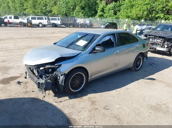 4T1BF1FK5HU296963 2017 TOYOTA CAMRY - Image 2
