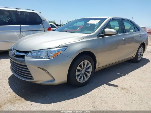 4T1BF1FK5HU297045 2017 TOYOTA CAMRY - Image 2