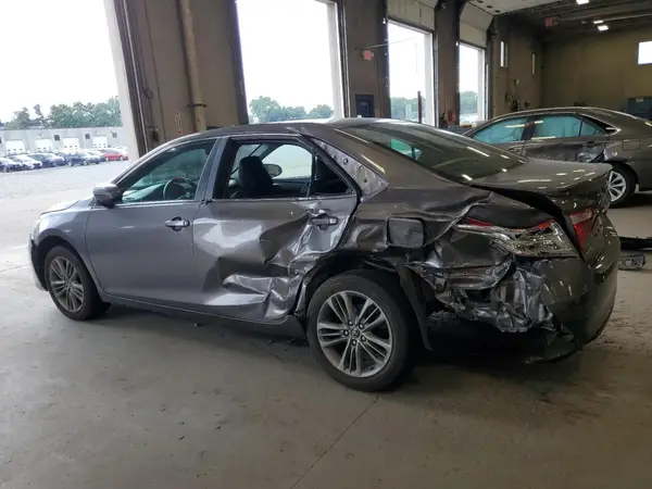 4T1BF1FK5HU302910 2017 TOYOTA CAMRY - Image 2