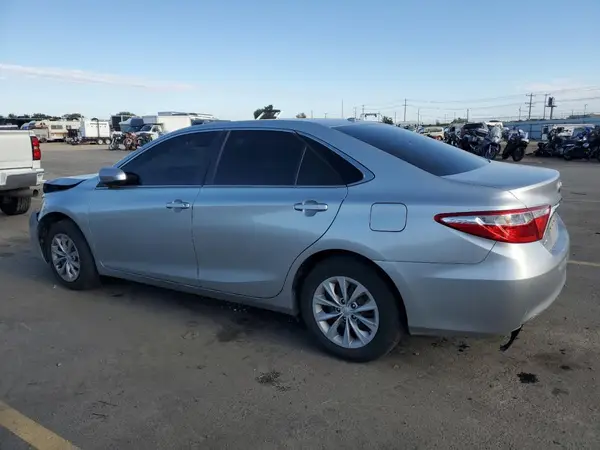 4T1BF1FK5HU304009 2017 TOYOTA CAMRY - Image 2