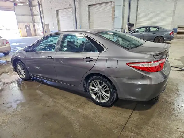 4T1BF1FK5HU304169 2017 TOYOTA CAMRY - Image 2