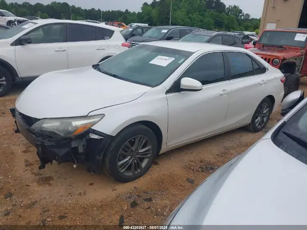 4T1BF1FK5HU304723 2017 TOYOTA CAMRY - Image 2