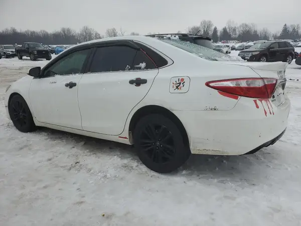4T1BF1FK5HU304933 2017 TOYOTA CAMRY - Image 2