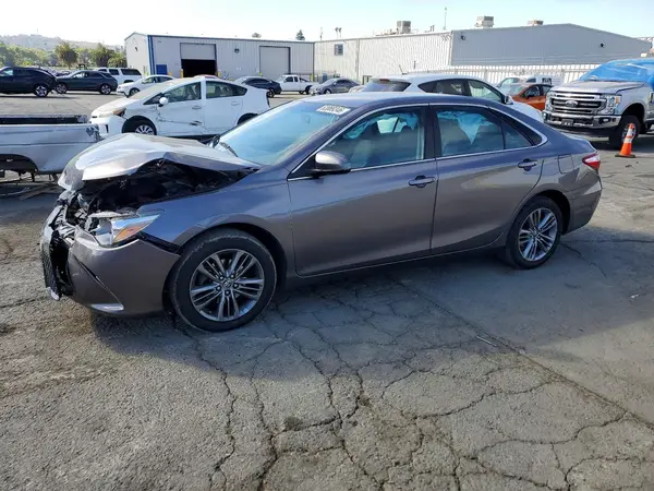 4T1BF1FK5HU305208 2017 TOYOTA CAMRY - Image 1