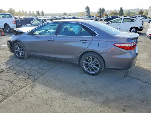 4T1BF1FK5HU305208 2017 TOYOTA CAMRY - Image 2