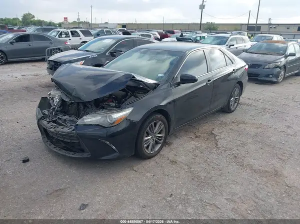 4T1BF1FK5HU305337 2017 TOYOTA CAMRY - Image 2