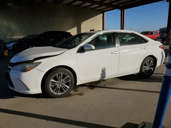 4T1BF1FK5HU305516 2017 TOYOTA CAMRY - Image 1