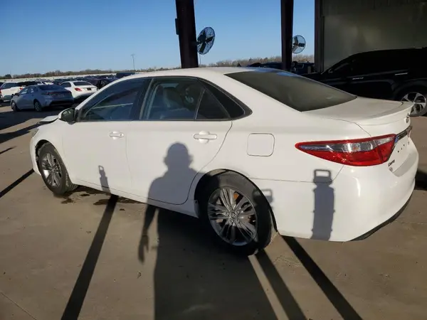 4T1BF1FK5HU305516 2017 TOYOTA CAMRY - Image 2