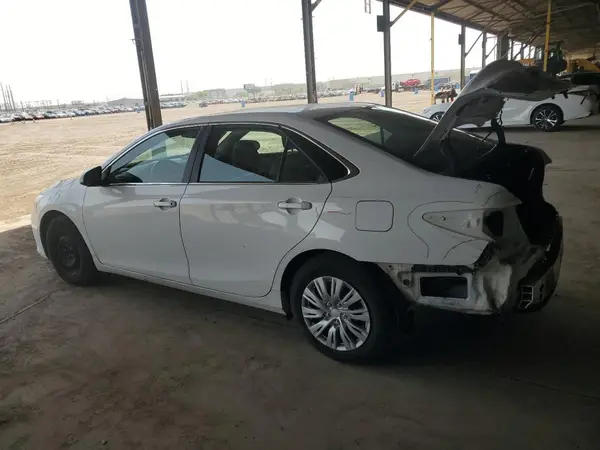 4T1BF1FK5HU305662 2017 TOYOTA CAMRY - Image 2
