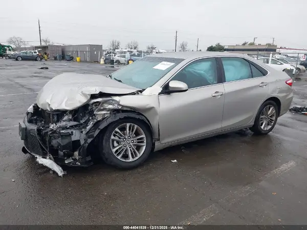 4T1BF1FK5HU306942 2017 TOYOTA CAMRY - Image 2