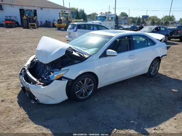 4T1BF1FK5HU307623 2017 TOYOTA CAMRY - Image 2