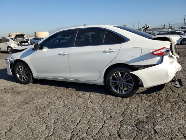 4T1BF1FK5HU307640 2017 TOYOTA CAMRY - Image 2