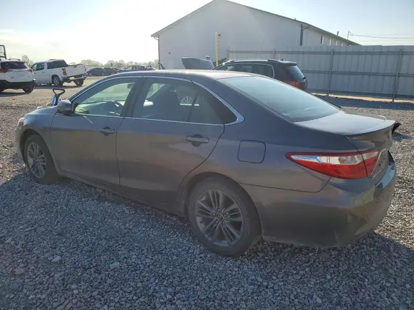4T1BF1FK5HU307802 2017 TOYOTA CAMRY - Image 2