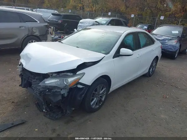 4T1BF1FK5HU308769 2017 TOYOTA CAMRY - Image 2