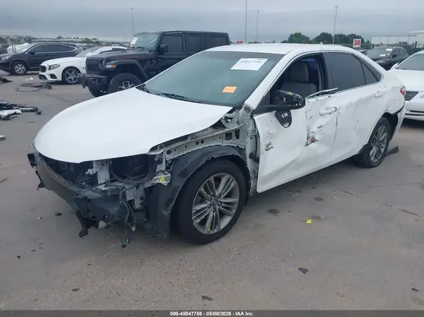 4T1BF1FK5HU310960 2017 TOYOTA CAMRY - Image 2
