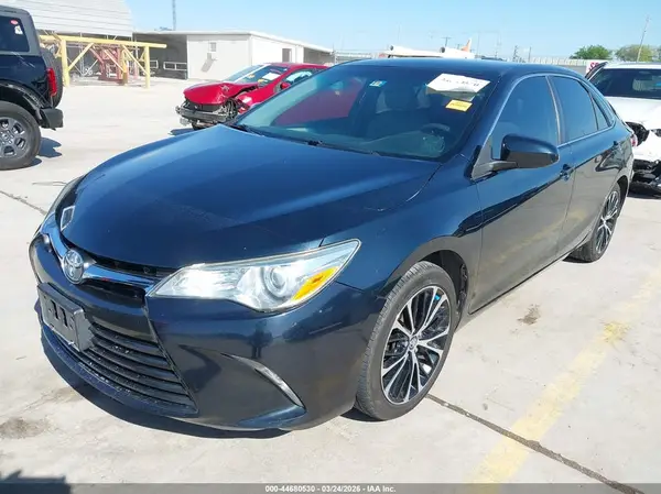 4T1BF1FK5HU311364 2017 TOYOTA CAMRY - Image 2