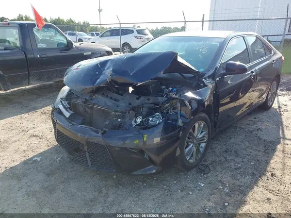 4T1BF1FK5HU311395 2017 TOYOTA CAMRY - Image 2