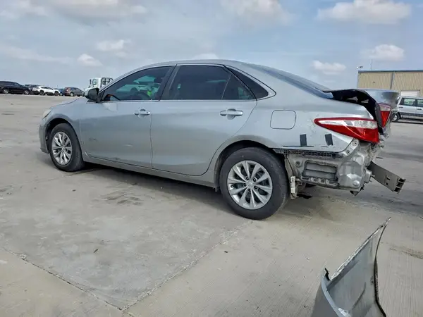 4T1BF1FK5HU312868 2017 TOYOTA CAMRY - Image 2