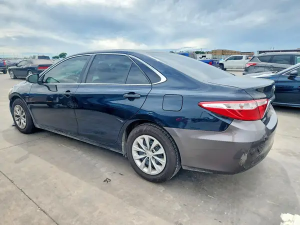 4T1BF1FK5HU314538 2017 TOYOTA CAMRY - Image 2
