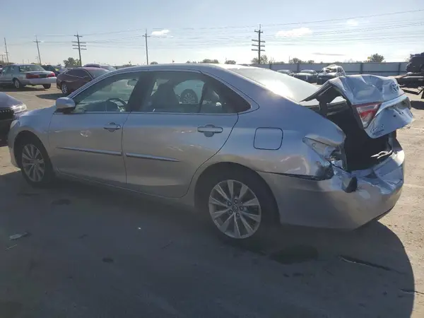 4T1BF1FK5HU315687 2017 TOYOTA CAMRY - Image 2