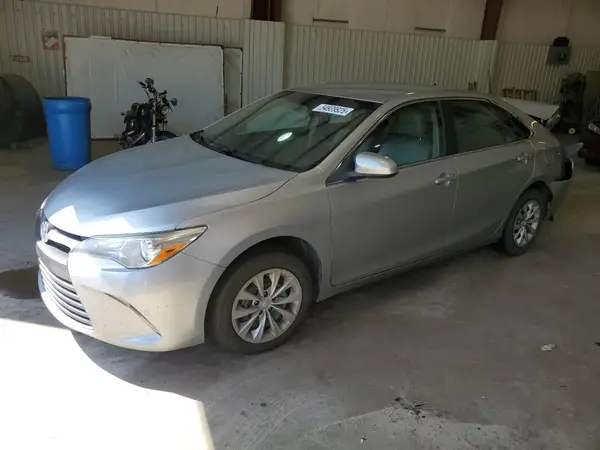 4T1BF1FK5HU315804 2017 TOYOTA CAMRY - Image 1