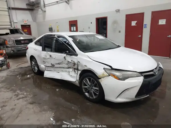 4T1BF1FK5HU319559 2017 TOYOTA CAMRY - Image 1