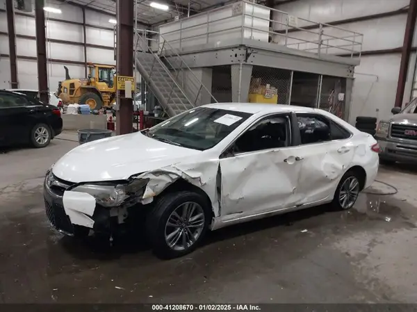 4T1BF1FK5HU319559 2017 TOYOTA CAMRY - Image 2