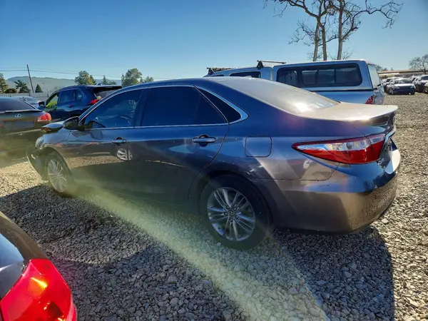 4T1BF1FK5HU320226 2017 TOYOTA CAMRY - Image 2