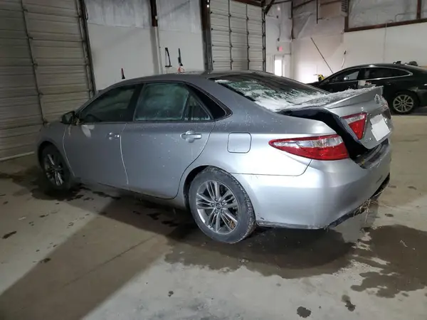 4T1BF1FK5HU320453 2017 TOYOTA CAMRY - Image 2