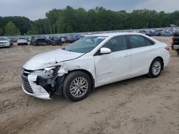 4T1BF1FK5HU321618 2017 TOYOTA CAMRY - Image 1