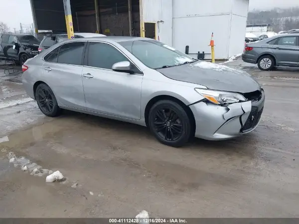 4T1BF1FK5HU321716 2017 TOYOTA CAMRY - Image 1