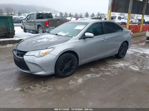 4T1BF1FK5HU321716 2017 TOYOTA CAMRY - Image 2