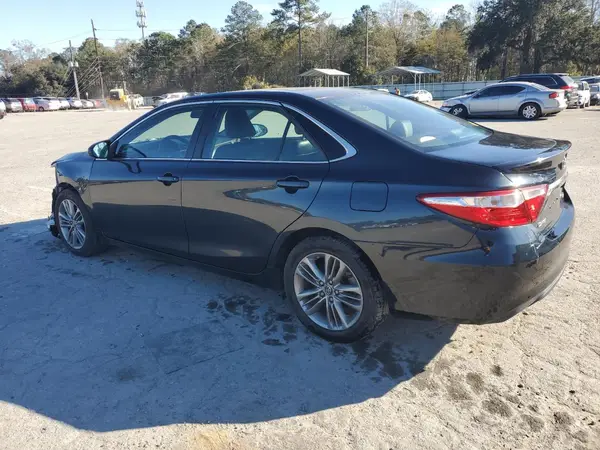 4T1BF1FK5HU325538 2017 TOYOTA CAMRY - Image 2