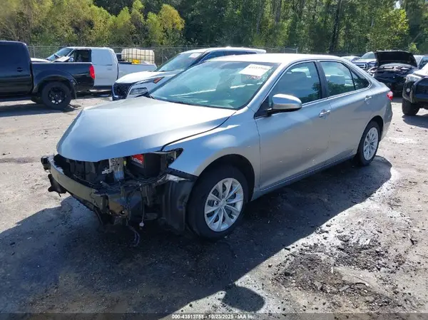 4T1BF1FK5HU326317 2017 TOYOTA CAMRY - Image 2