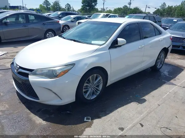 4T1BF1FK5HU327175 2017 TOYOTA CAMRY - Image 2