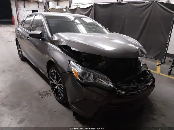 4T1BF1FK5HU327967 2017 TOYOTA CAMRY - Image 1