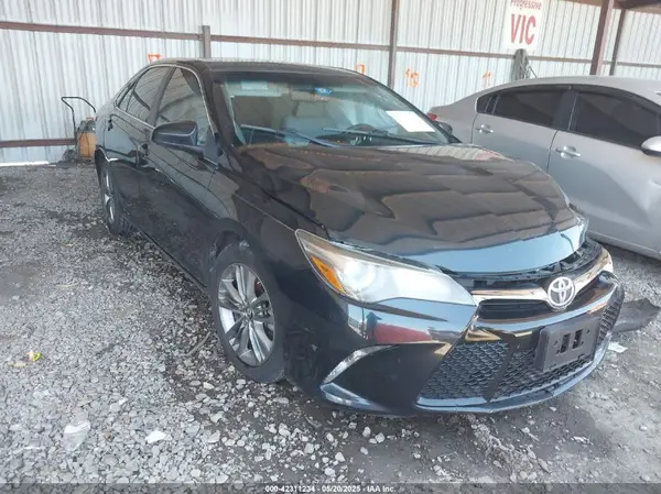4T1BF1FK5HU328391 2017 TOYOTA CAMRY - Image 1