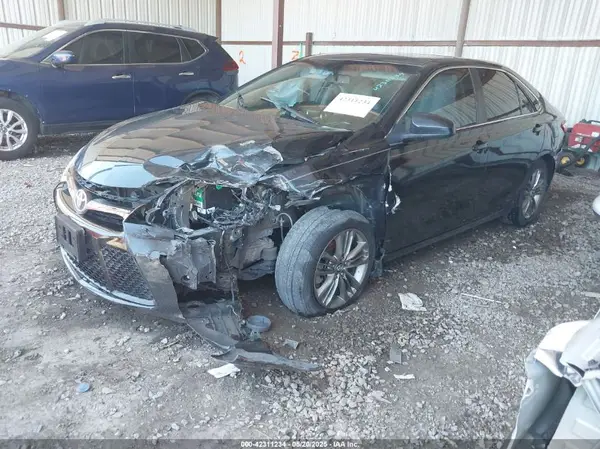 4T1BF1FK5HU328391 2017 TOYOTA CAMRY - Image 2