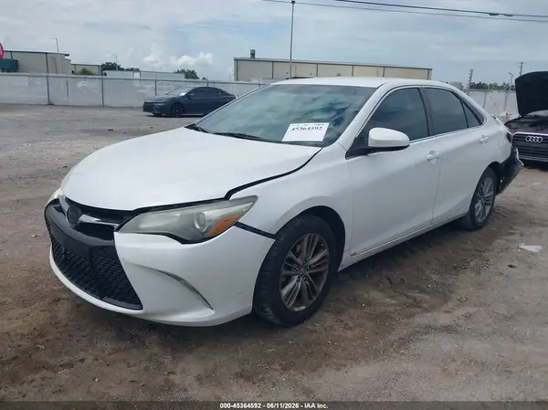 4T1BF1FK5HU328679 2017 TOYOTA CAMRY - Image 2