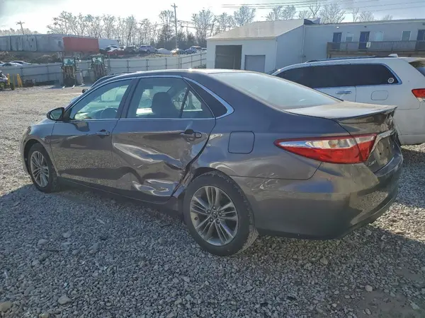 4T1BF1FK5HU329251 2017 TOYOTA CAMRY - Image 2