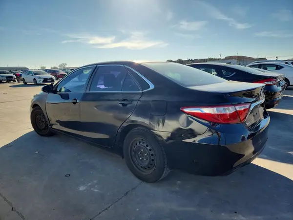 4T1BF1FK5HU329489 2017 TOYOTA CAMRY - Image 2