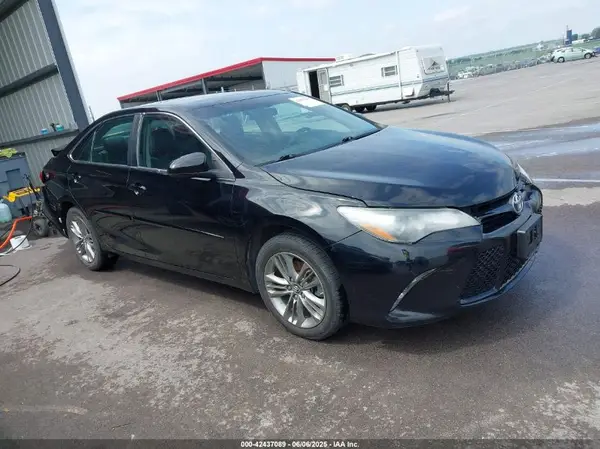 4T1BF1FK5HU329525 2017 TOYOTA CAMRY - Image 1
