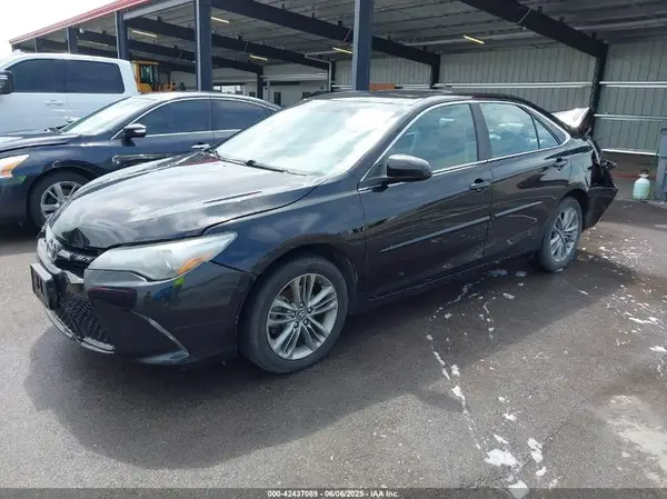 4T1BF1FK5HU329525 2017 TOYOTA CAMRY - Image 2