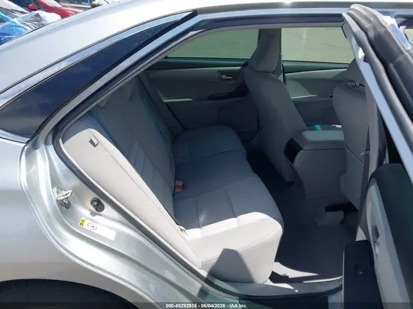 4T1BF1FK5HU329704 2017 TOYOTA CAMRY - Image 8
